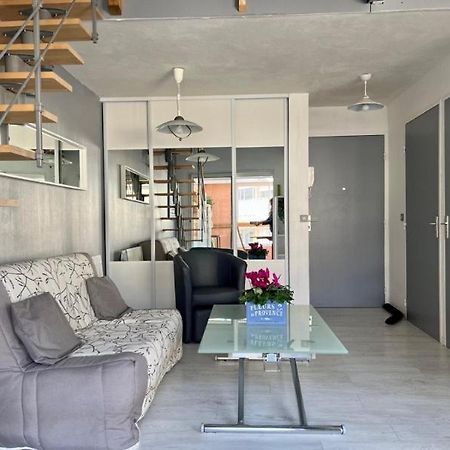 Joli Et Spacieux Studio Avec Garage Au Bord De Mer Fréjus Eksteriør billede